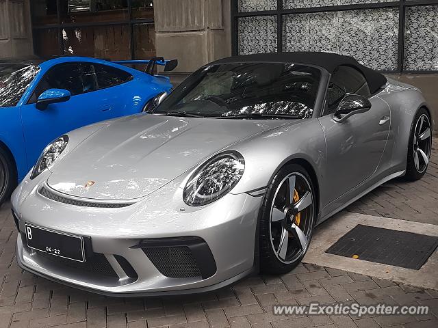 Porsche 911 spotted in Jakarta, Indonesia