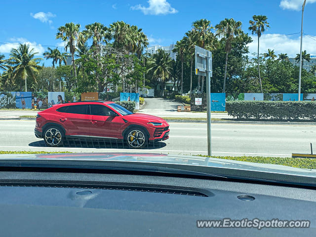 Lamborghini Urus spotted in Miami, Florida