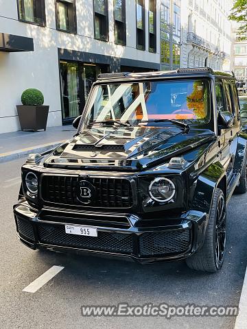 Mercedes 6x6 spotted in Paris, France
