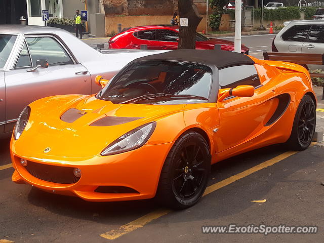 Lotus Elise spotted in Jakarta, Indonesia