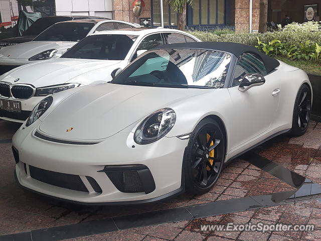 Porsche 911 spotted in Jakarta, Indonesia
