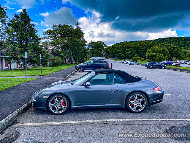 Porsche 911 spotted in Pisgah Inn, North Carolina