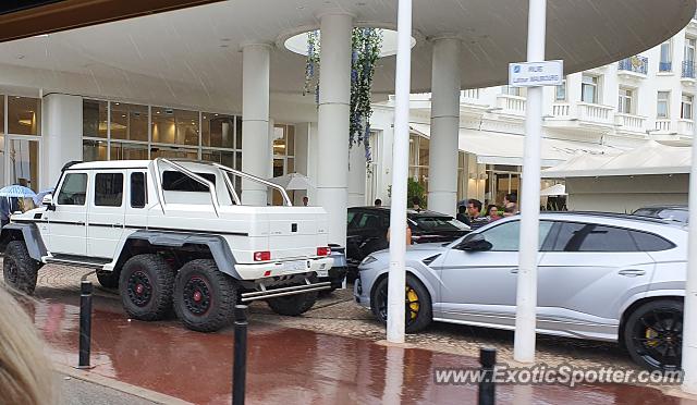 Mercedes 6x6 spotted in Cannes, France