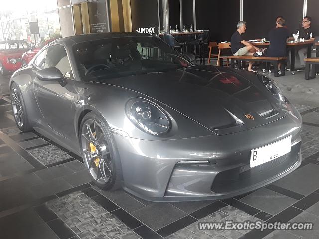 Porsche 911 GT3 spotted in Jakarta, Indonesia