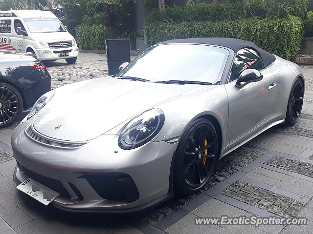 Porsche 911 spotted in Jakarta, Indonesia