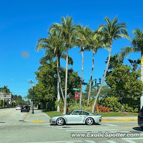 Porsche 959 spotted in Palm Beach, Florida