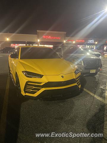Lamborghini Urus spotted in Secaucus, New Jersey