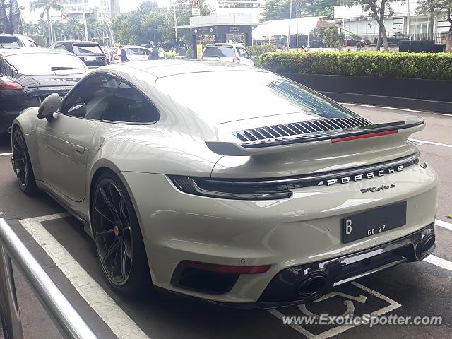 Porsche 911 Turbo spotted in Jakarta, Indonesia