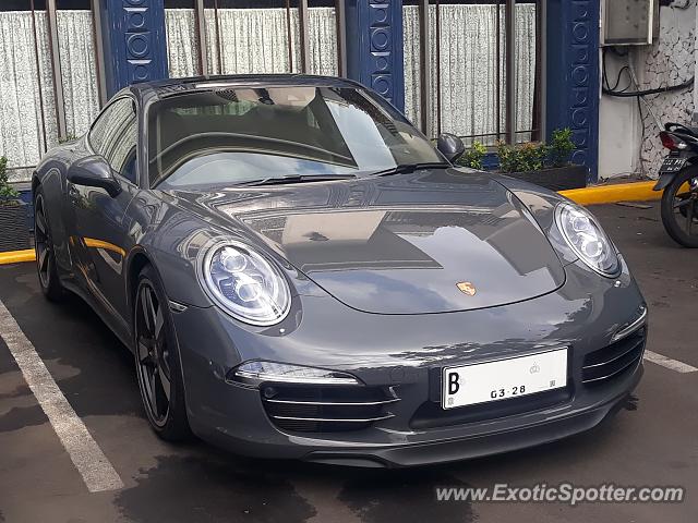 Porsche 911 spotted in Jakarta, Indonesia