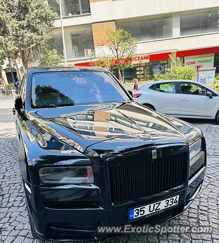 Rolls-Royce Cullinan spotted in Istanbul, Turkey