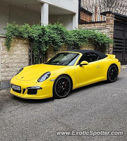 Porsche 911 spotted in Tehran, Iran