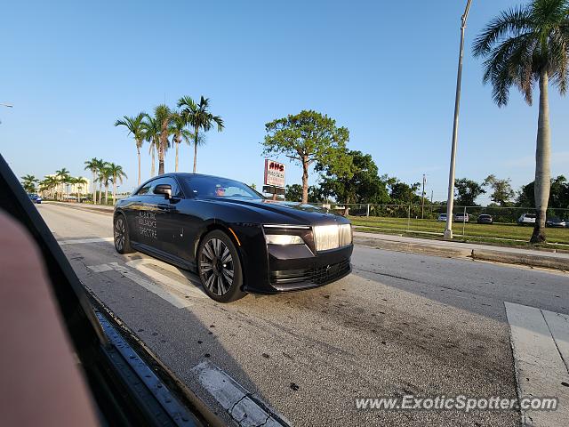 Rolls-Royce Phantom spotted in Fort Myers, Florida