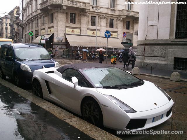 Lamborghini Gallardo spotted in Milan, Italy