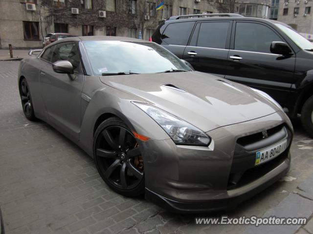 Nissan Skyline spotted in Kiev, Ukraine