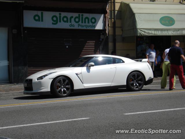 Nissan Skyline spotted in Ponte Chiasso (Co), Italy