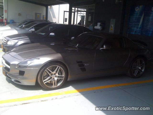 Mercedes SLS AMG spotted in Lima, Peru