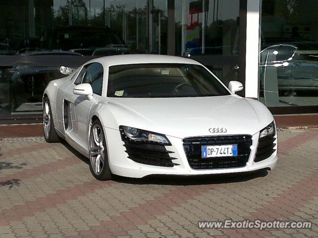 Audi R8 spotted in Bollate, Italy