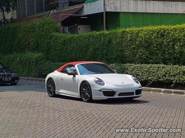 Porsche 911 spotted in Jakarta, Indonesia