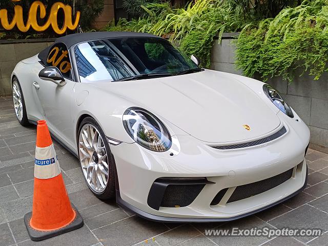 Porsche 911 spotted in Jakarta, Indonesia