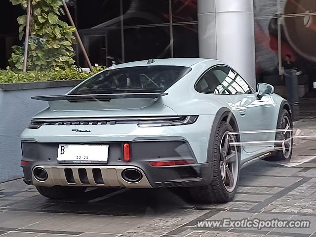 Porsche 911 spotted in Jakarta, Indonesia