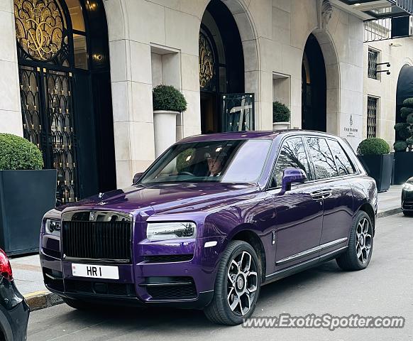 Rolls-Royce Cullinan spotted in París, France
