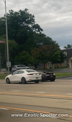 Bugatti Veyron spotted in Hoffman Estates, Illinois