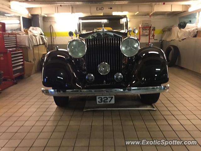 Rolls-Royce Phantom spotted in Hong Kong, Unknown Country