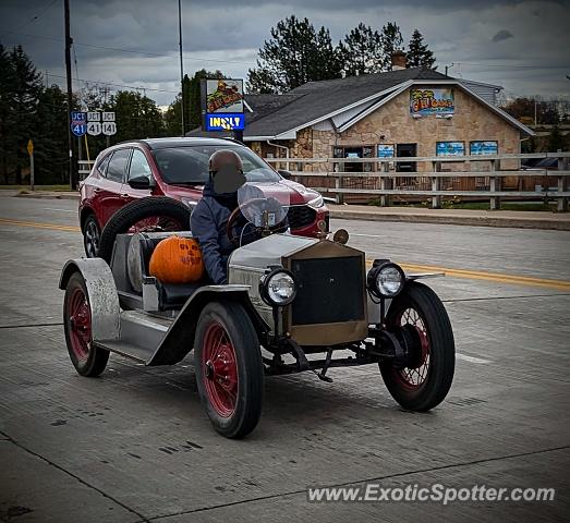 Other Vintage spotted in Howard, Wisconsin