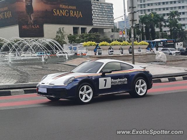 Porsche 911 spotted in Jakarta, Indonesia