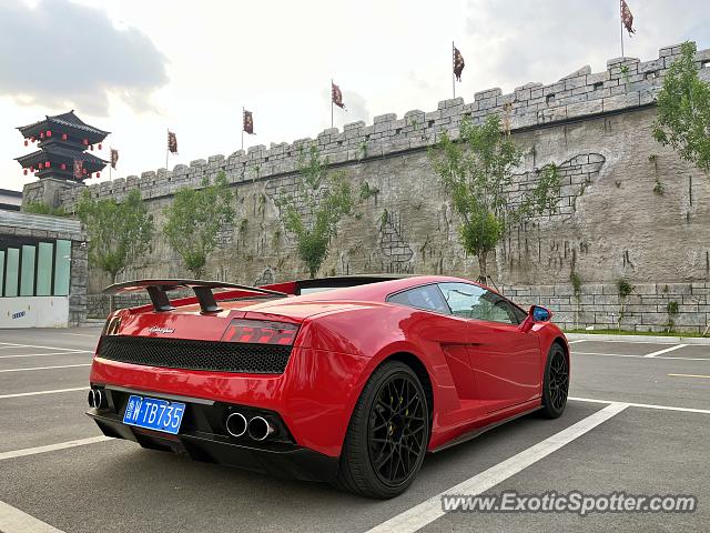 Lamborghini Gallardo spotted in Linyi, China