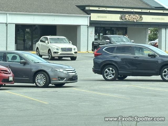 Bentley Bentayga spotted in Brookfield, Wisconsin