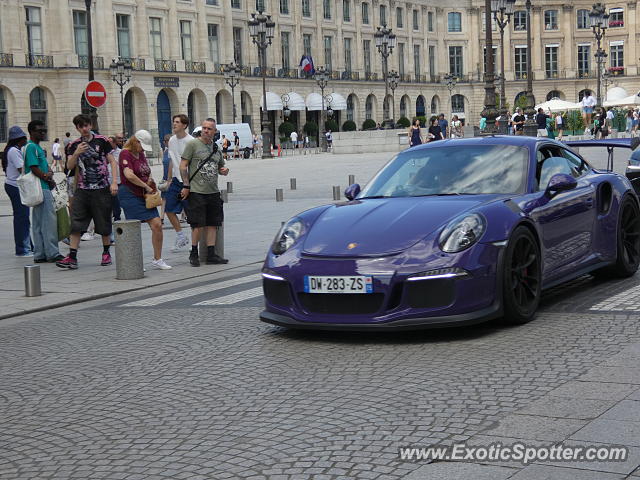 Porsche 911 GT3 spotted in Paris, France