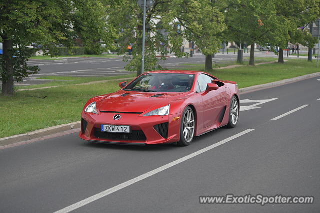 Lexus LFA spotted in Warsaw, Poland