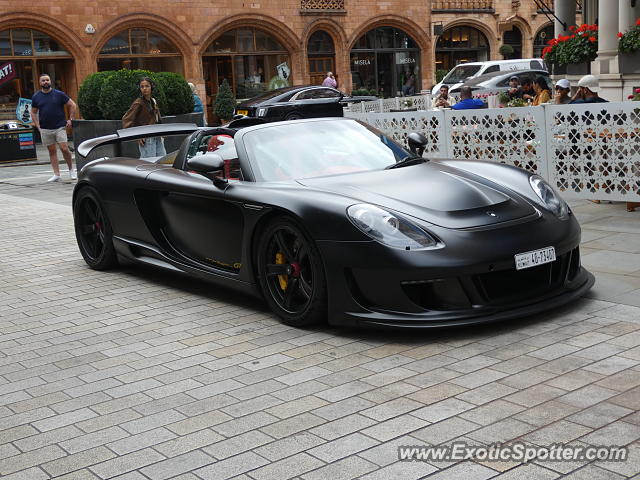 Porsche Carrera GT spotted in London, United Kingdom
