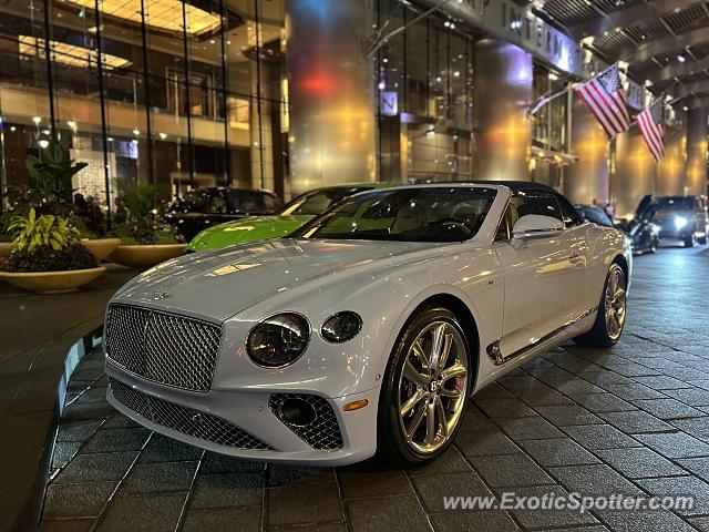Bentley Continental spotted in Chicago, Illinois