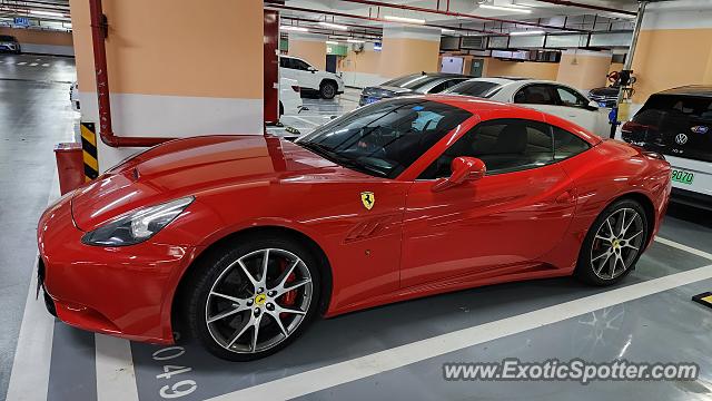 Ferrari California spotted in ShenZhen, China