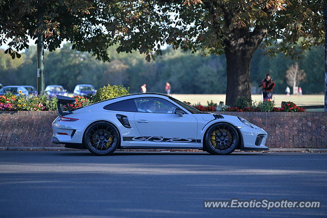 Porsche 911 GT3 spotted in London, United Kingdom