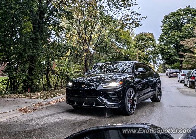 Lamborghini Urus spotted in Allouez, Wisconsin