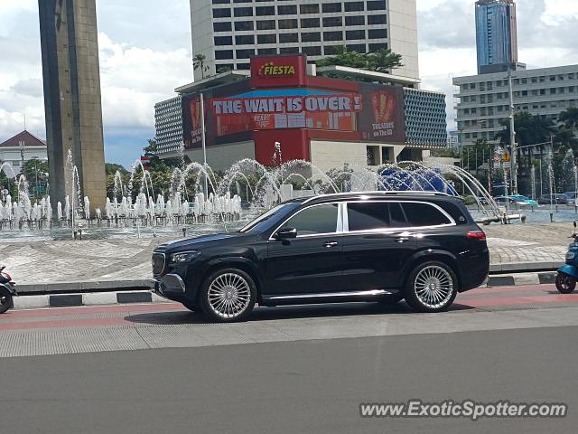 Mercedes Maybach spotted in Jakarta, Indonesia