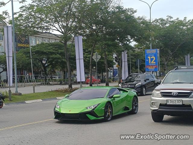 Lamborghini Huracan spotted in Jakarta, Indonesia