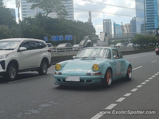Porsche 911 spotted in Jakarta, Indonesia