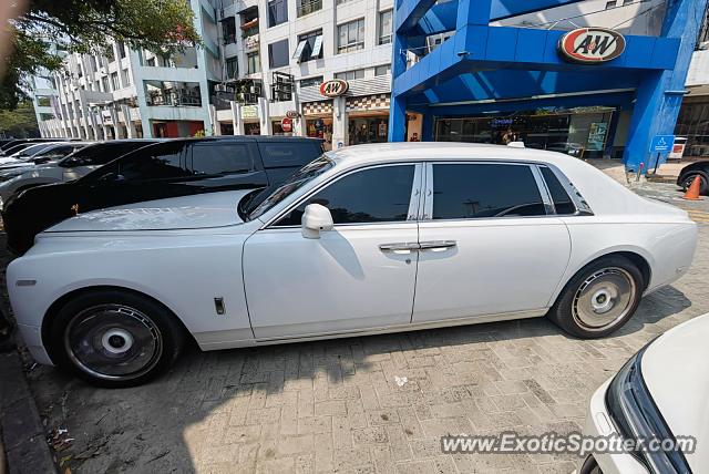 Rolls-Royce Phantom spotted in Jakarta, Indonesia