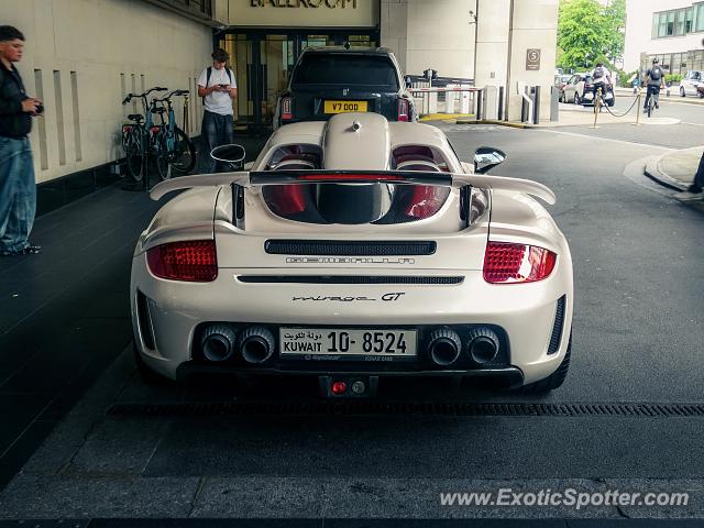 Porsche Carrera GT spotted in London, United Kingdom
