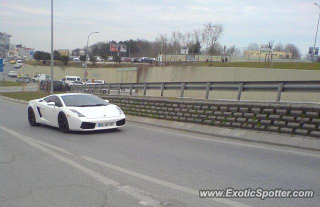 Lamborghini Gallardo spotted in Istanbul, Turkey