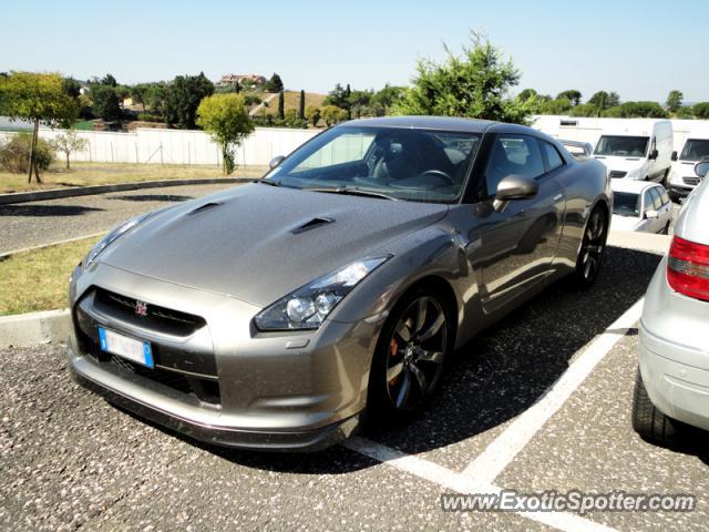 Nissan Skyline spotted in Rome, Italy