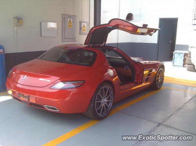 Mercedes SLS AMG spotted in Lima, Peru