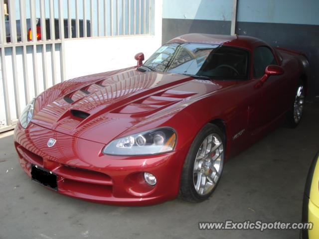 Dodge Viper spotted in Lima, Peru