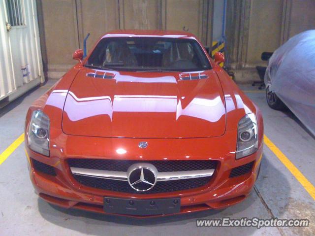 Mercedes SLS AMG spotted in Lima, Peru