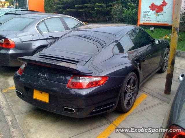 Porsche 911 Turbo spotted in Lima, Peru