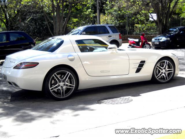 Mercedes SLS AMG spotted in São Paulo, Brazil